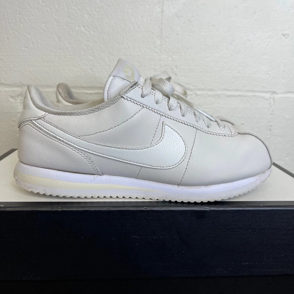 Nike Cortez White Leather Low Top Sneakers Casual Athleisure Shoes Women's 7